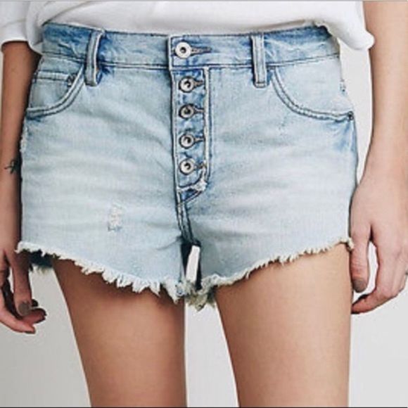Free People Pants - Free People Runway Fawn Wash Denim Cutoff Shorts!